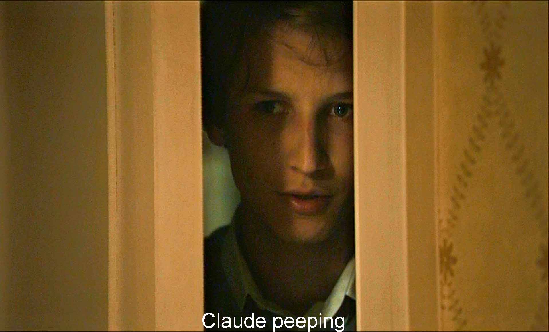 Claude peeping